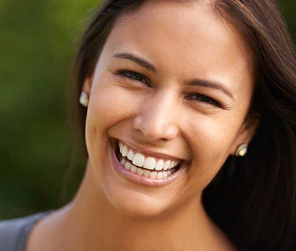 Before and after image of teeth whitening in Wauwatosa